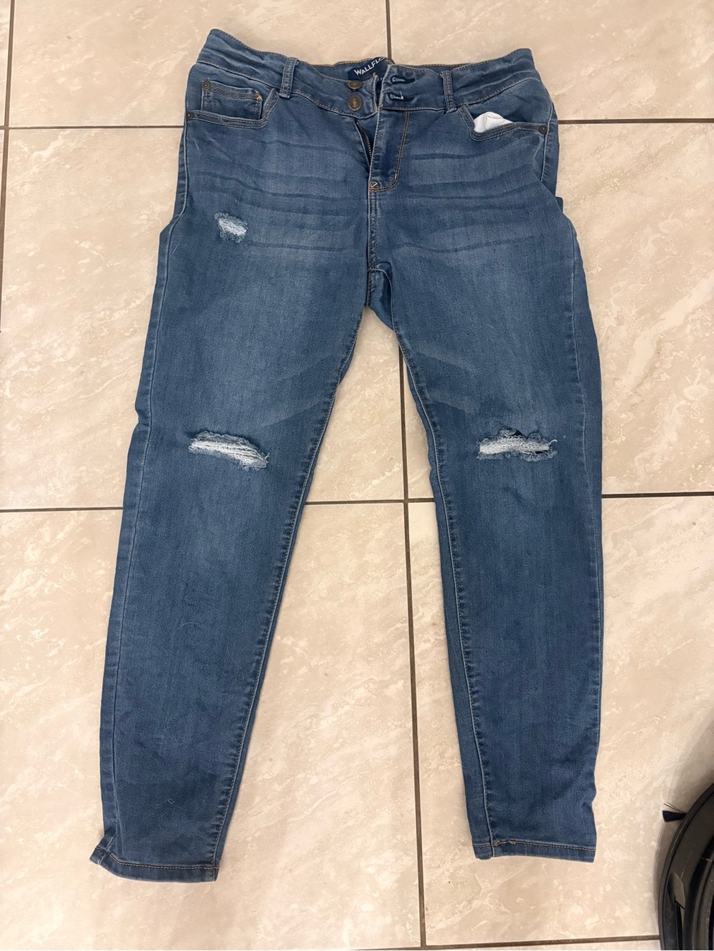 Wallflower Women's Skinny Distressed Blue Jeans
